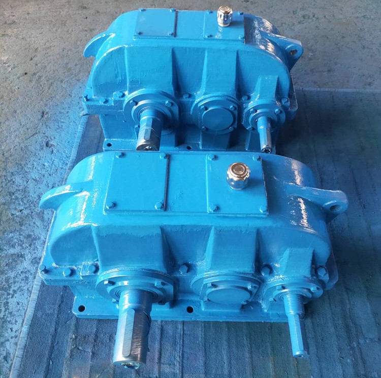 Medium hard gear reducer